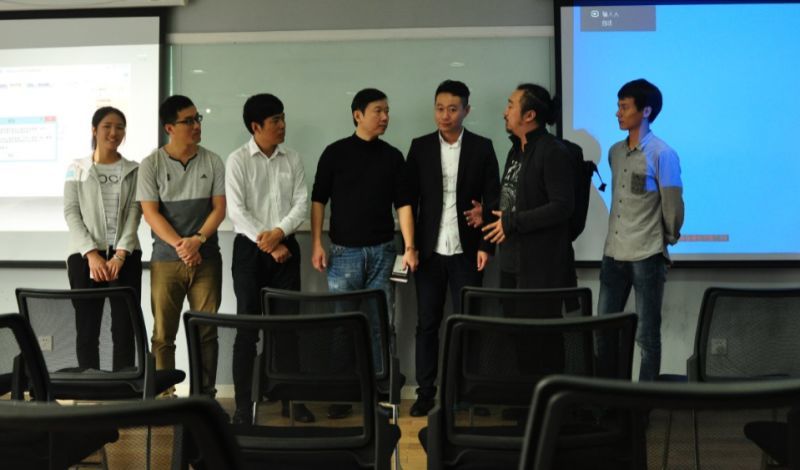 ���ô�28�A�y�����t��Ů�b���Ͼ���һ�w��ȫƷ���\�I